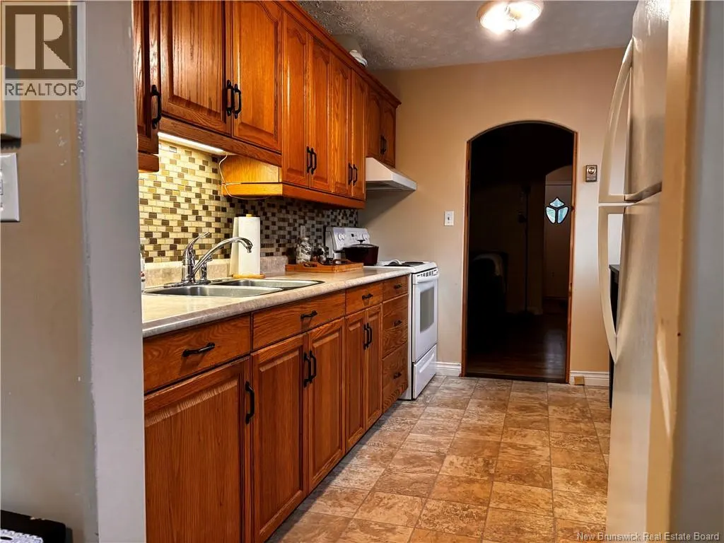 105 Beaverbrook Avenue