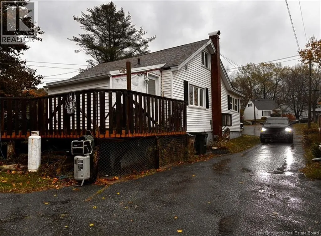 105 Beaverbrook Avenue