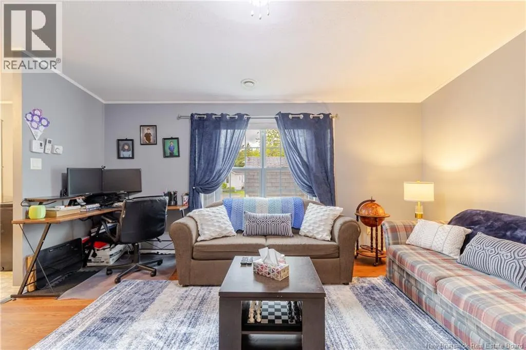 2 Wood Avenue