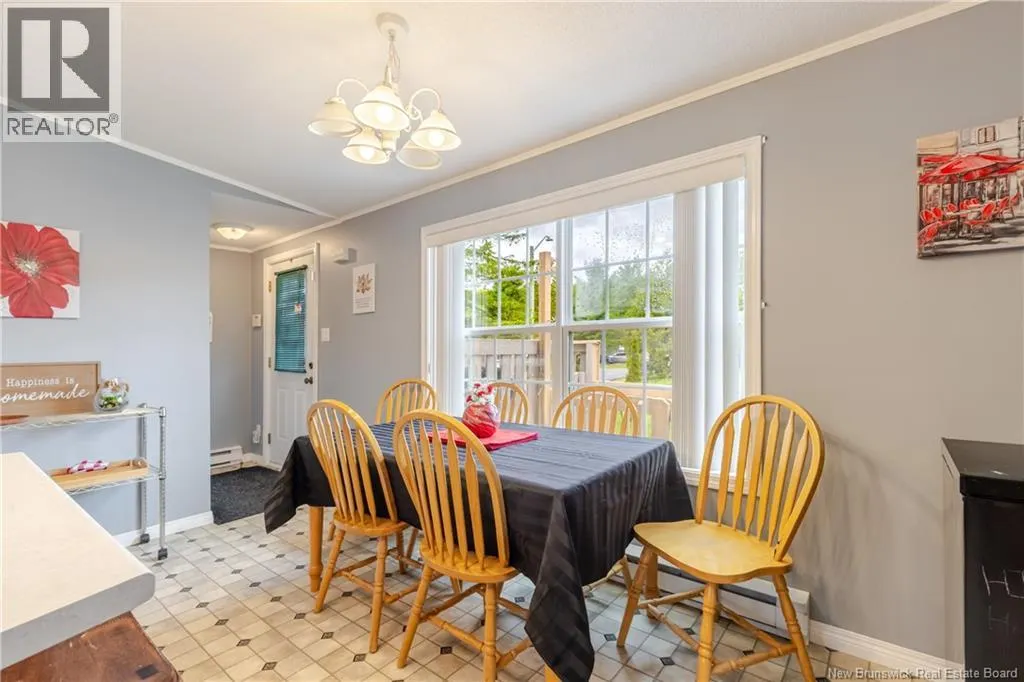 2 Wood Avenue