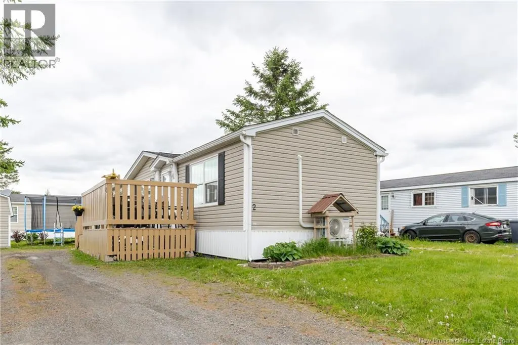 2 Wood Avenue