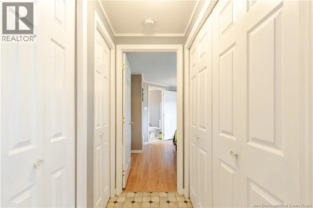 2 Wood Avenue