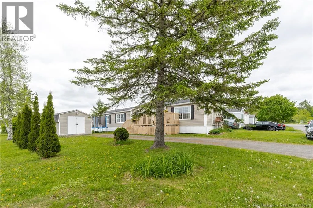 2 Wood Avenue