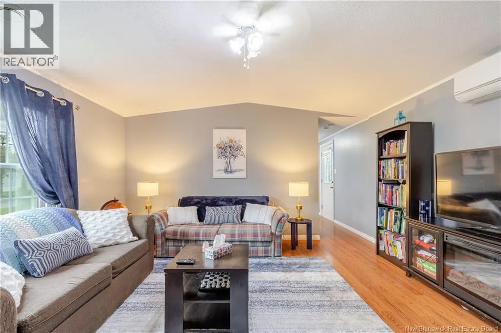 2 Wood Avenue