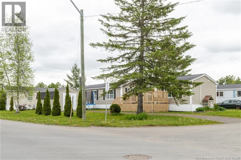 2 Wood Avenue