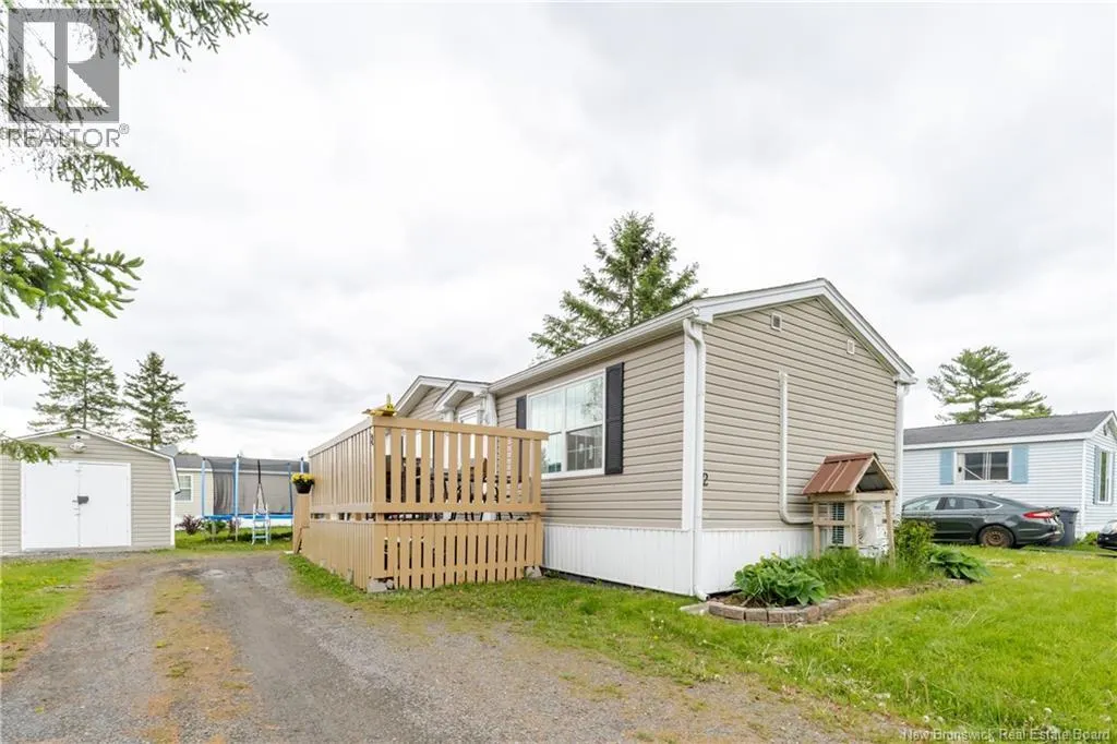 2 Wood Avenue