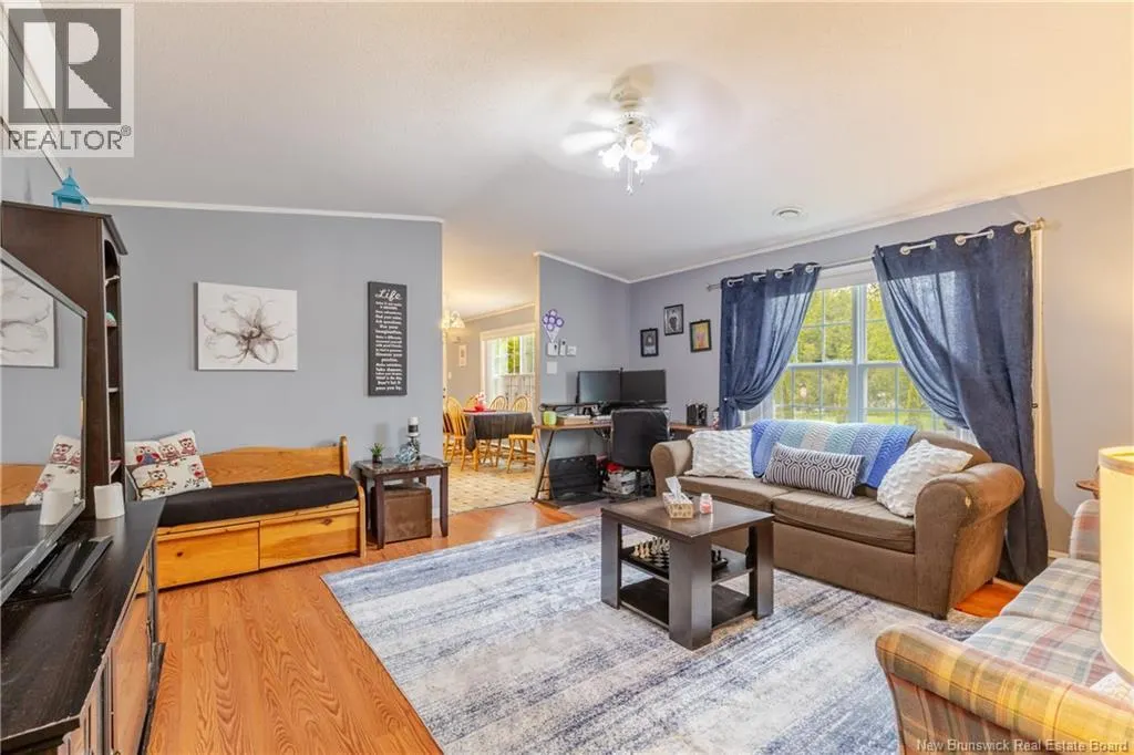 2 Wood Avenue