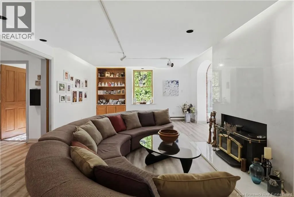 1421 Woodstock Road