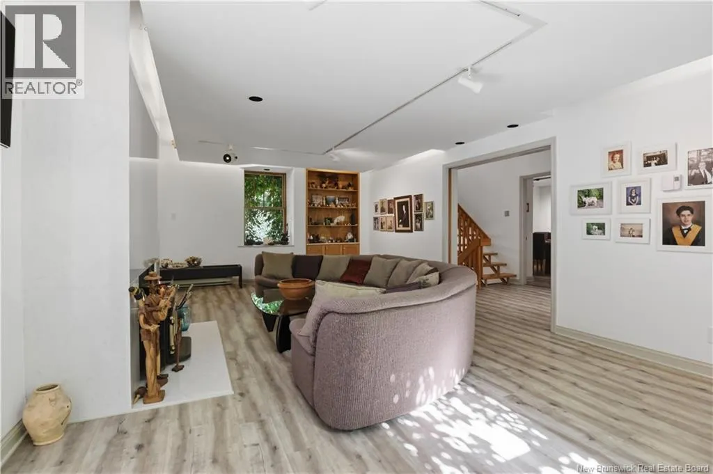 1421 Woodstock Road