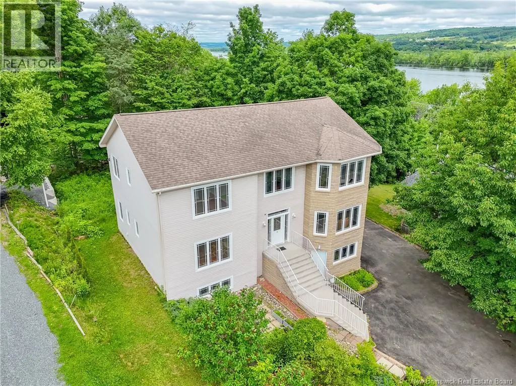 15 Gervais Court