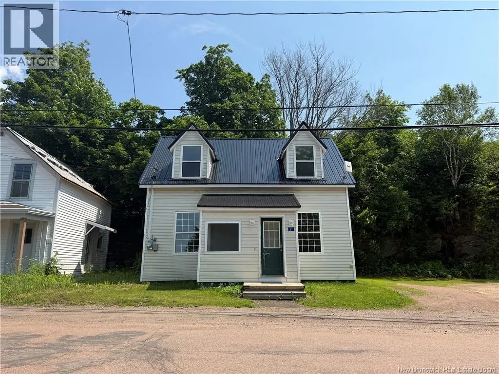 7 Woodlawn Road