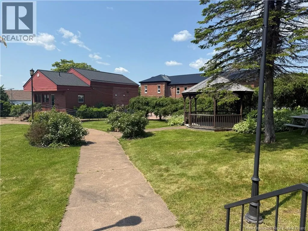 7 Woodlawn Road