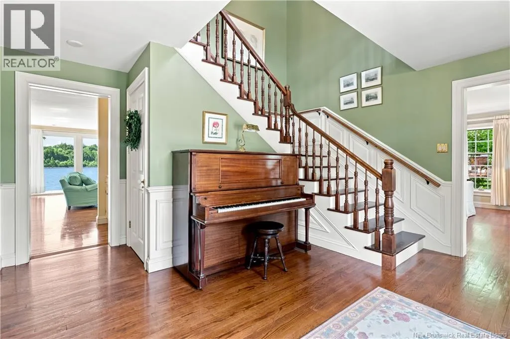 916 Riverside Drive