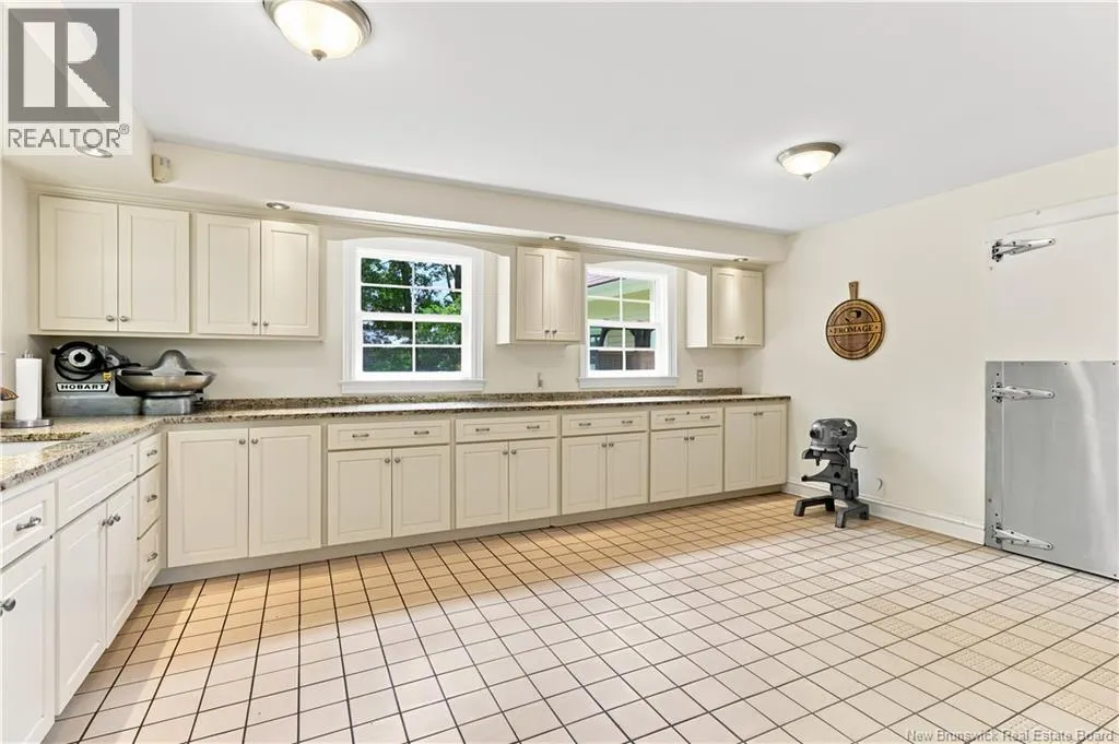 916 Riverside Drive