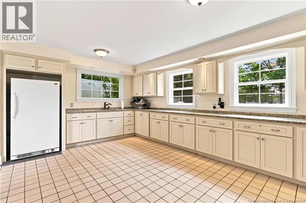 916 Riverside Drive