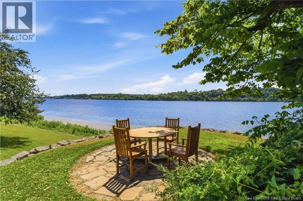 916 Riverside Drive