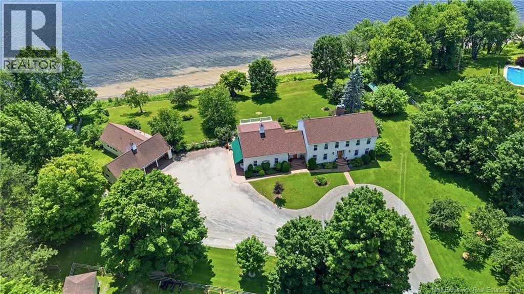 916 Riverside Drive