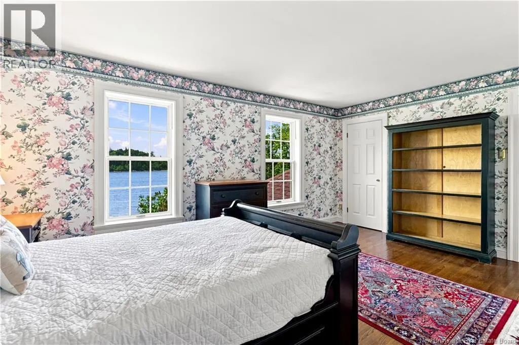 916 Riverside Drive