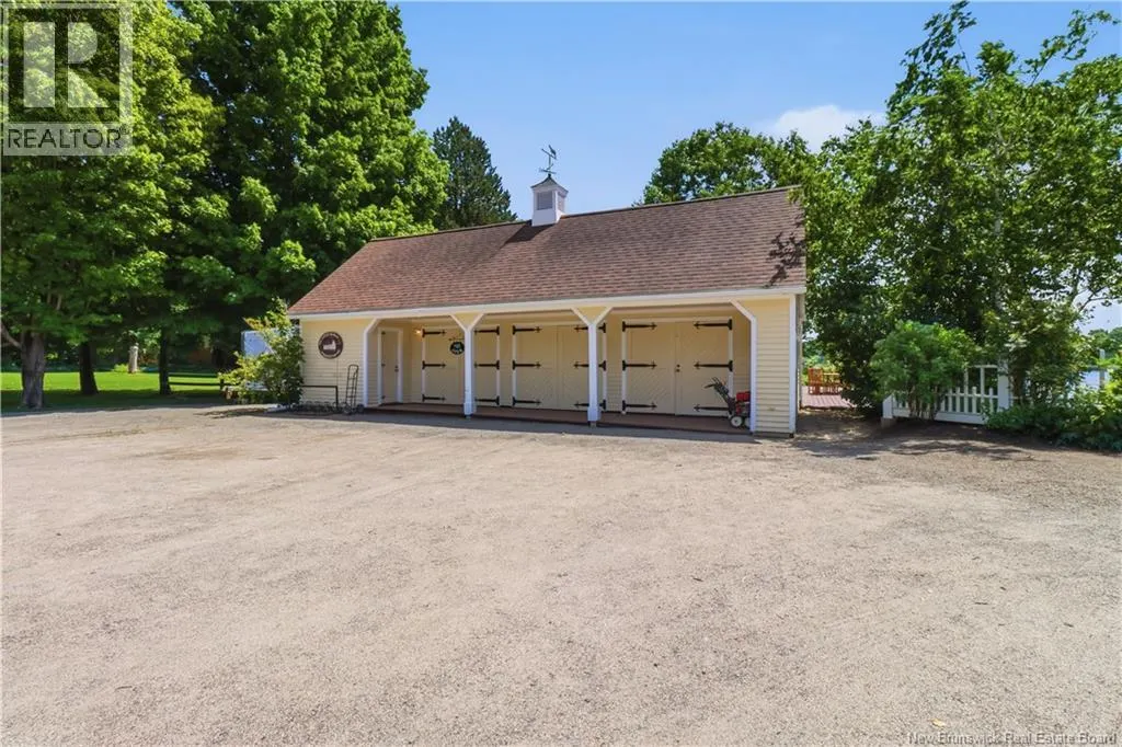 916 Riverside Drive