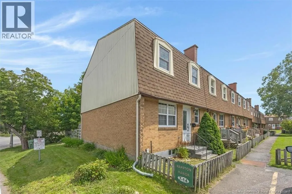 7 Hampton Manor