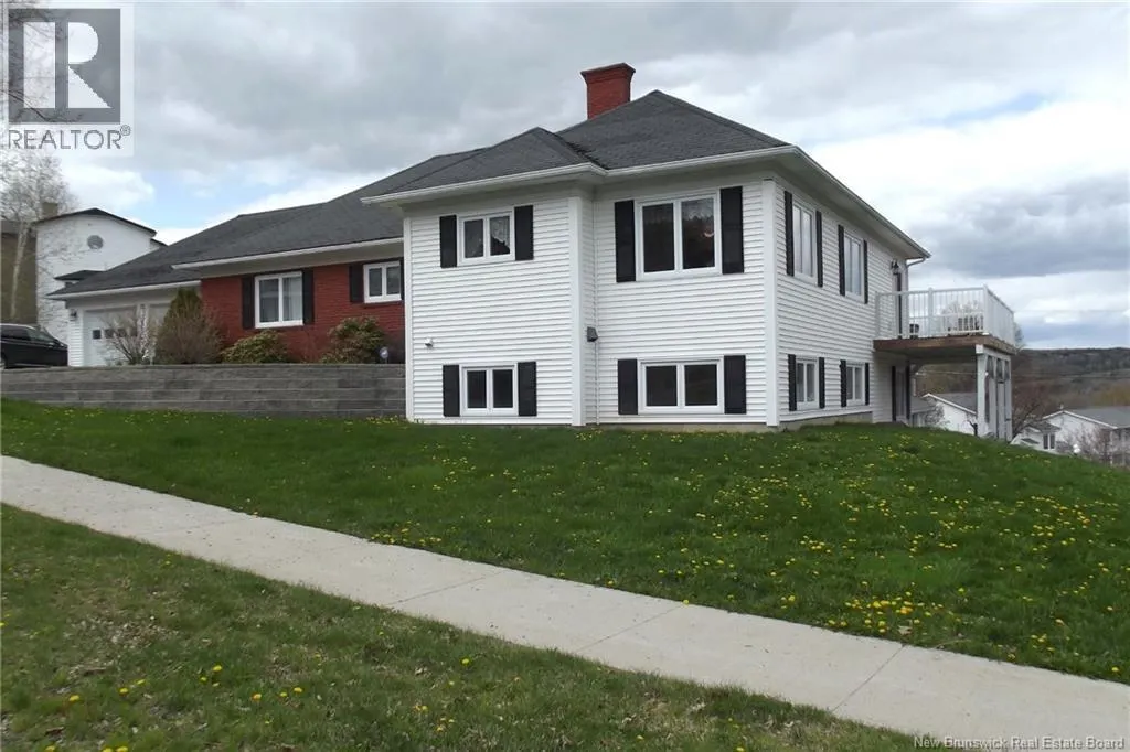 15 Talisman Crescent