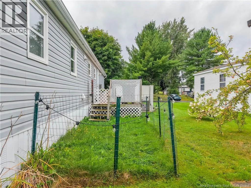 8 Wood Avenue