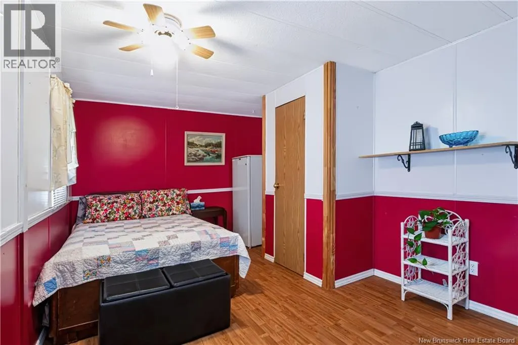 8 Wood Avenue