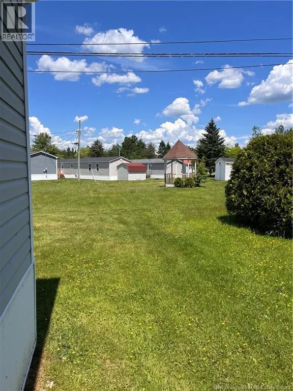 8 Wood Avenue