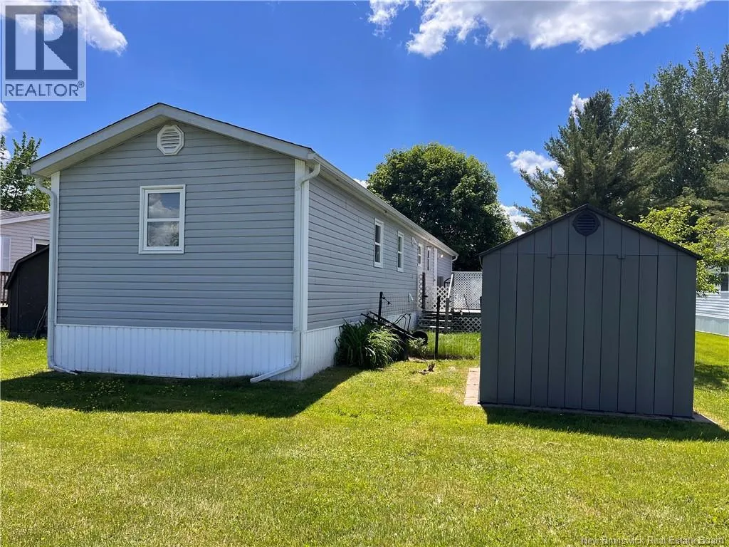 8 Wood Avenue