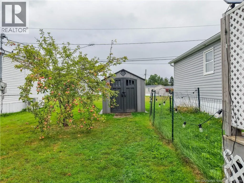 8 Wood Avenue