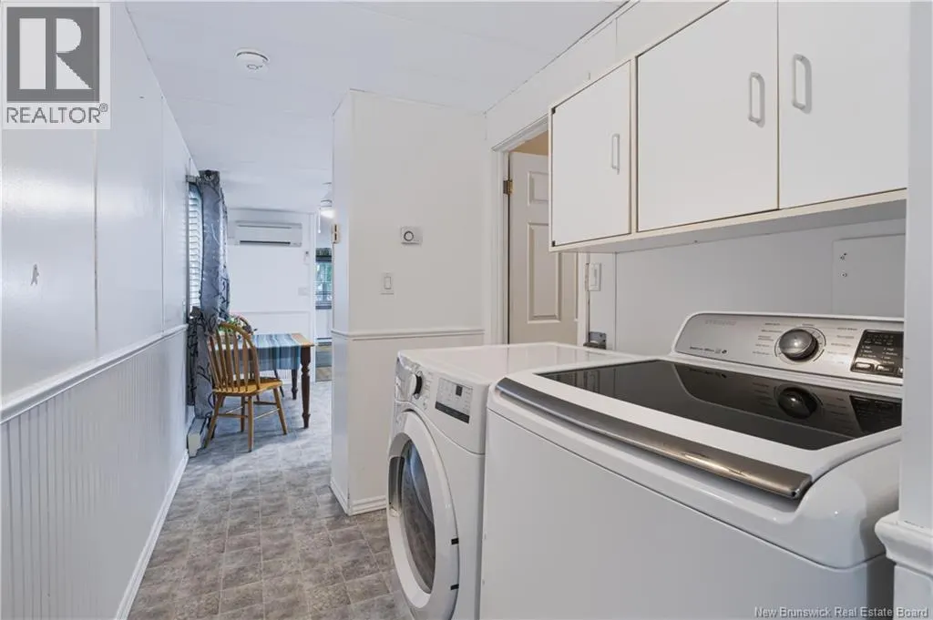 8 Wood Avenue