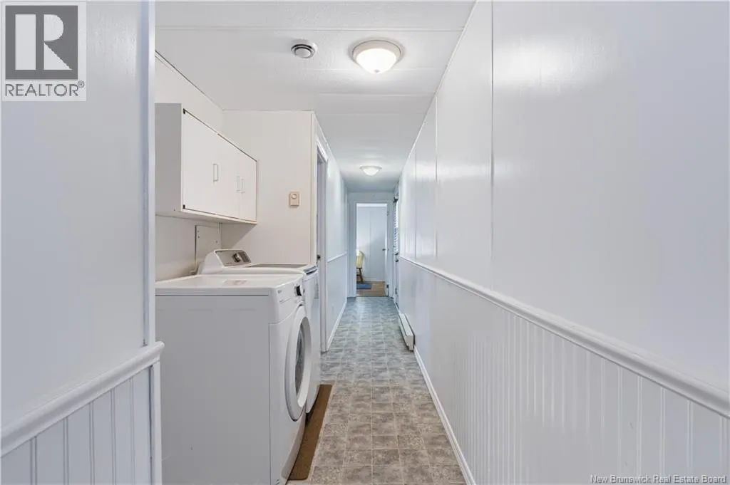 8 Wood Avenue