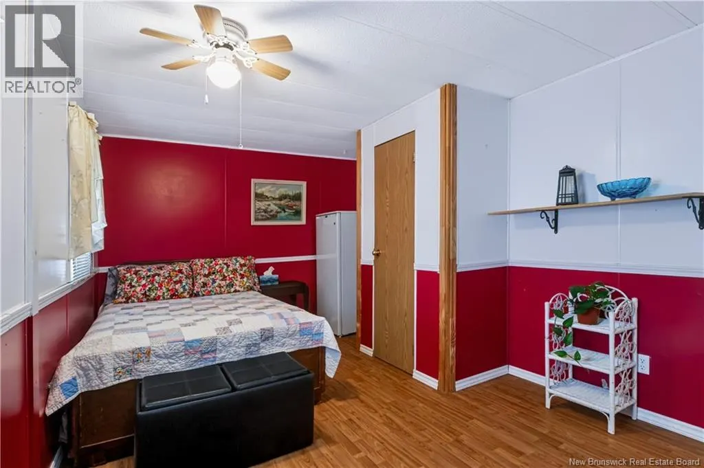 8 Wood Avenue