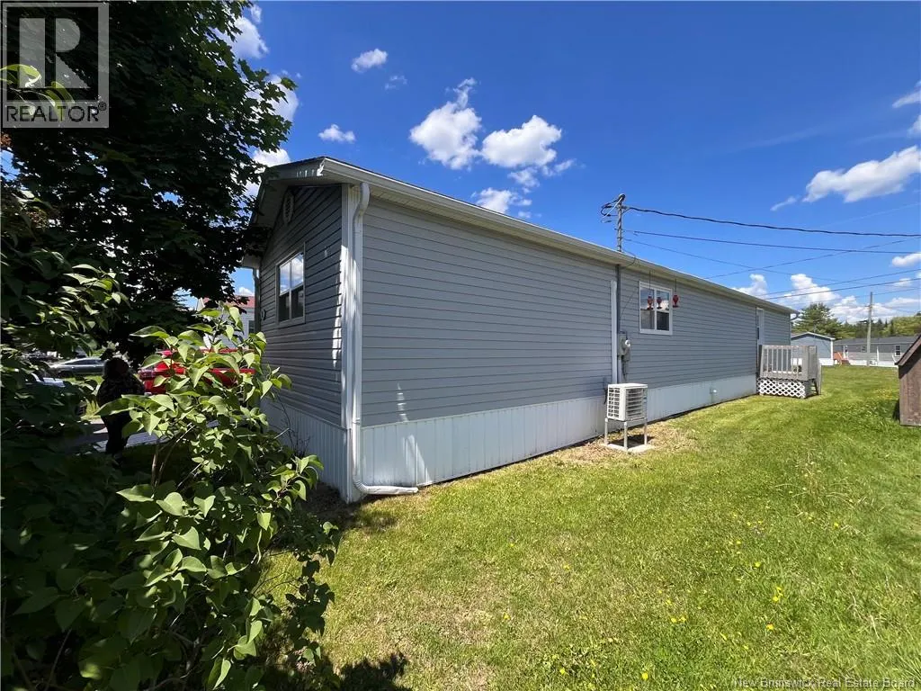 8 Wood Avenue