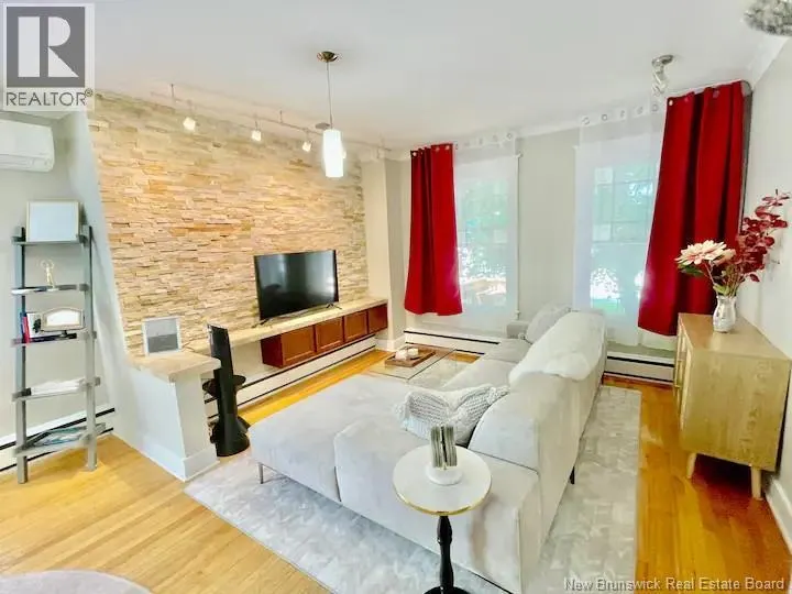 102-104 Lansdowne Avenue