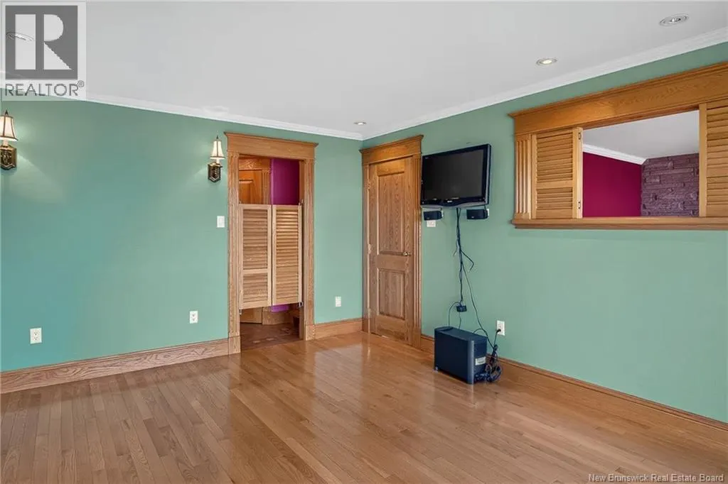 127 Bay Crescent Drive
