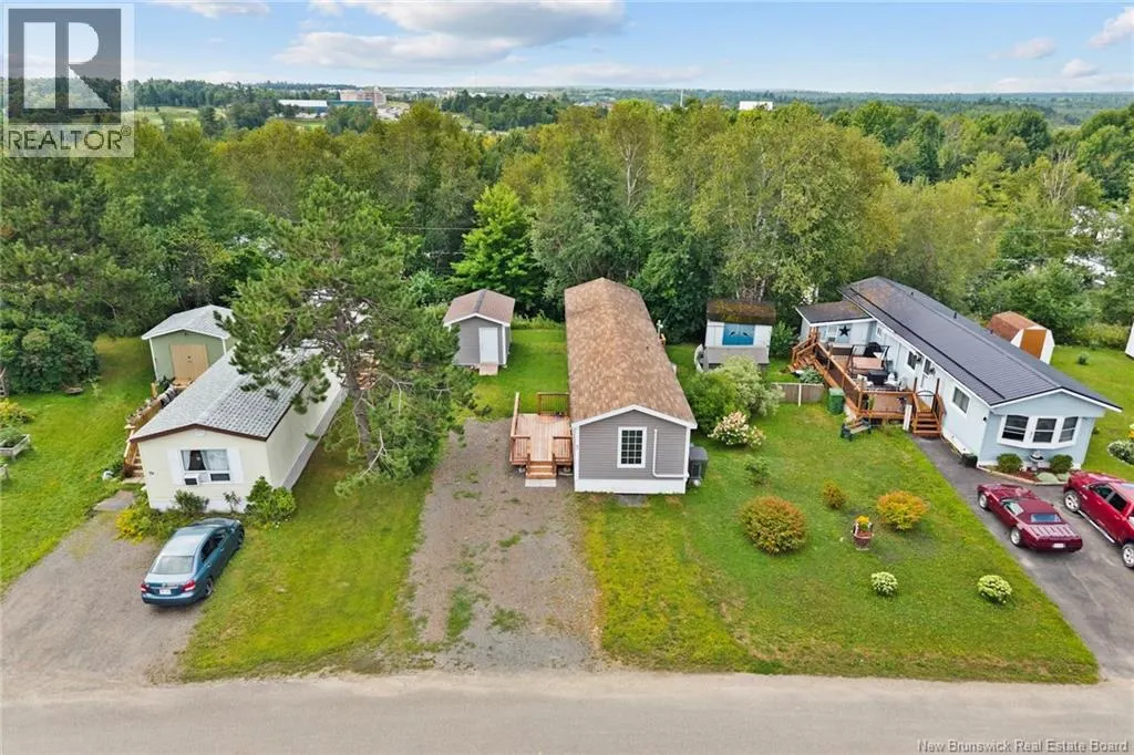 83 Leafwood Crescent