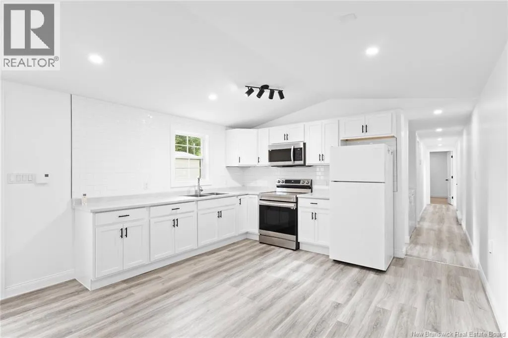 83 Leafwood Crescent