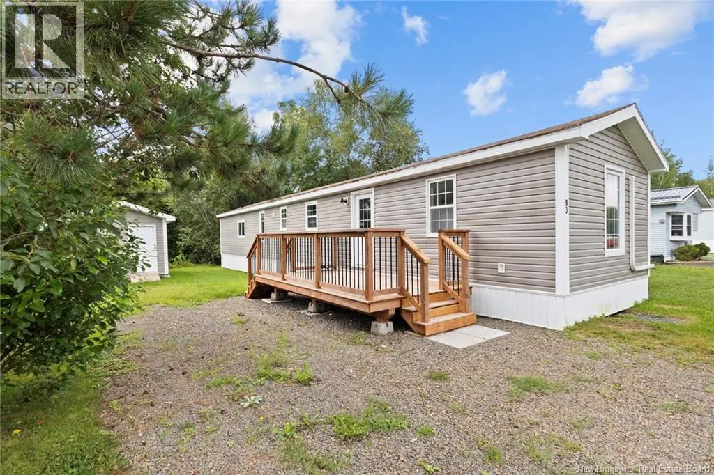 83 Leafwood Crescent