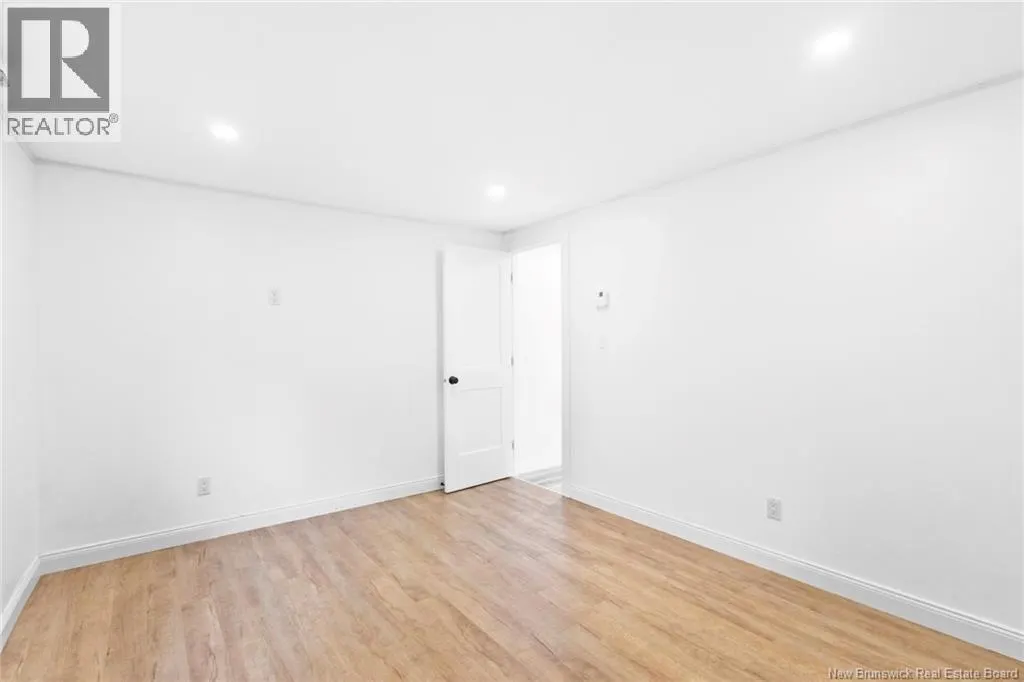 83 Leafwood Crescent