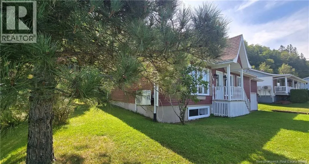 236 St-Louis Street