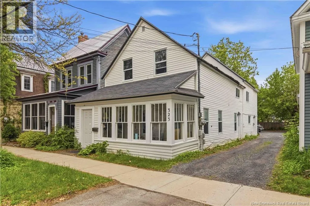 323 Saunders Street