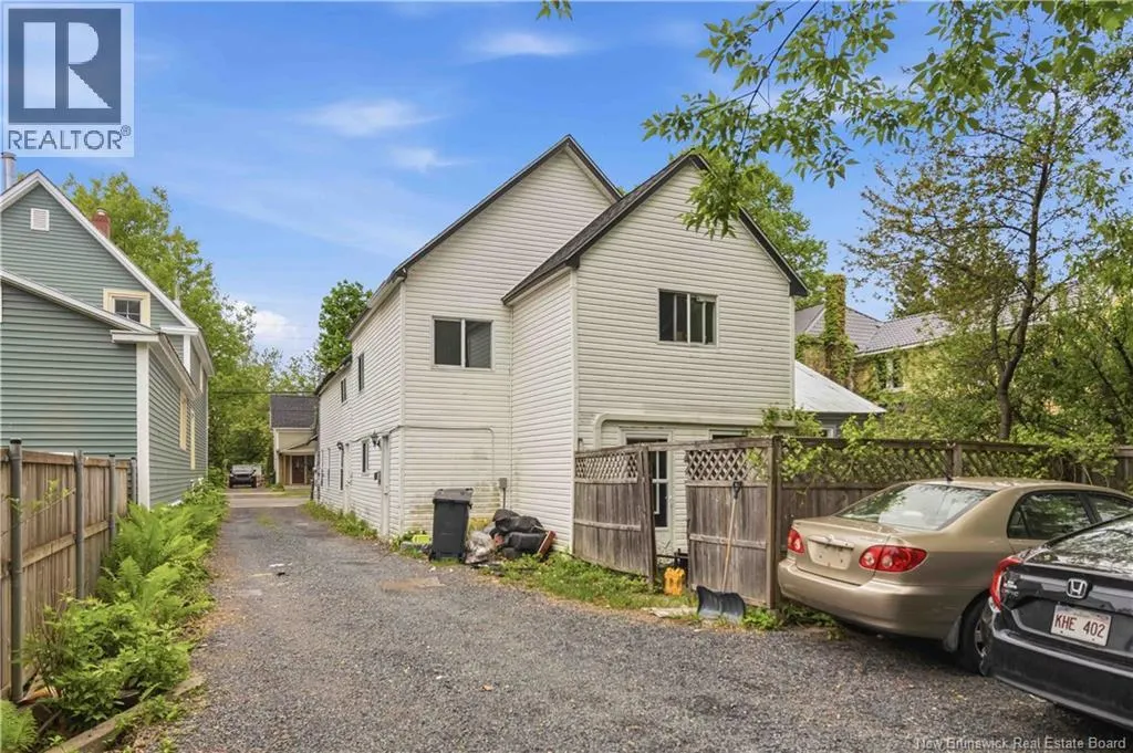 323 Saunders Street