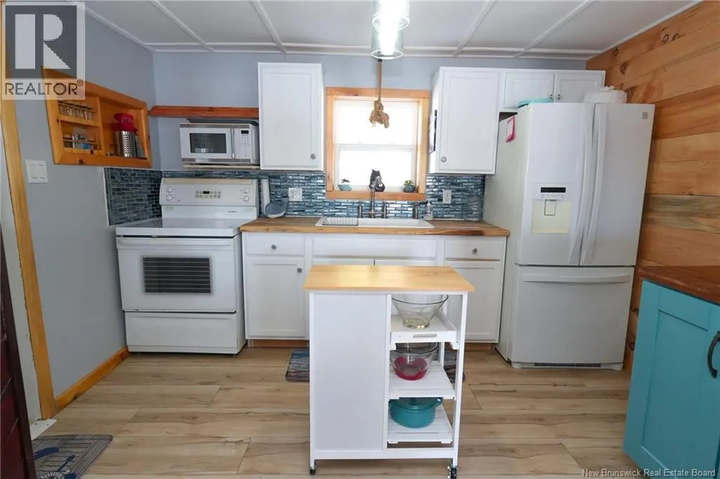 12 Bayview Drive