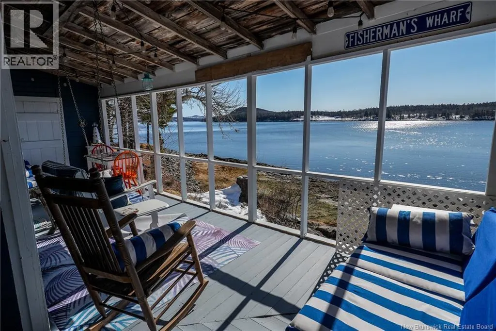12 Bayview Drive