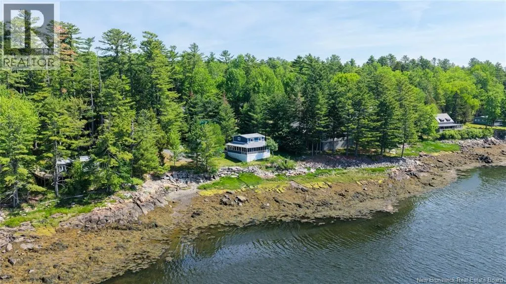 12 Bayview Drive