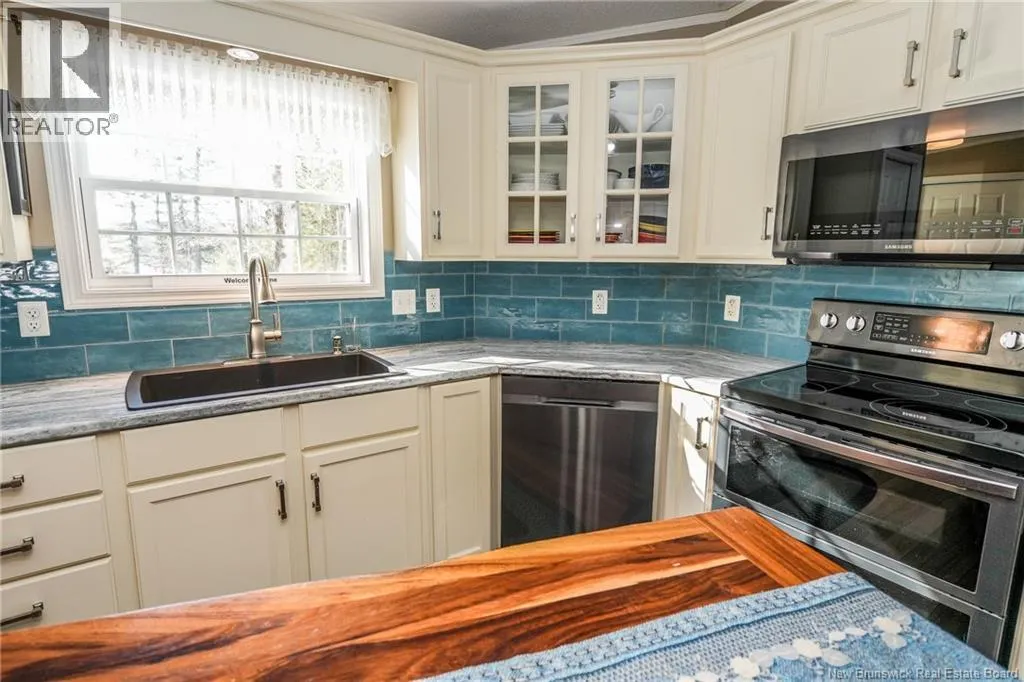 12 Bayview Drive