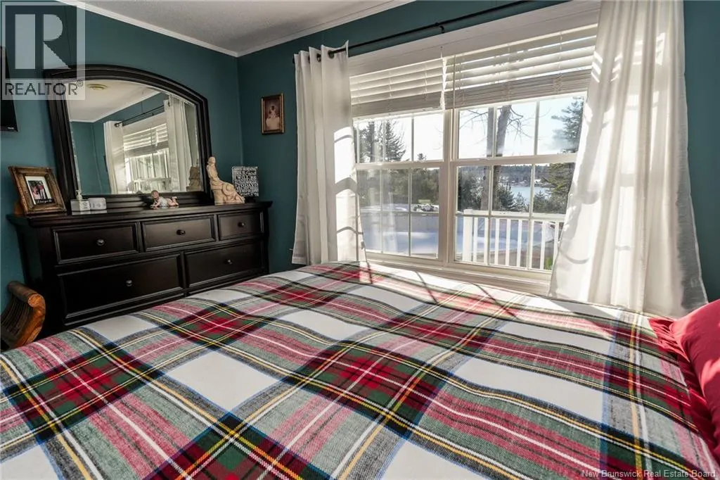 12 Bayview Drive