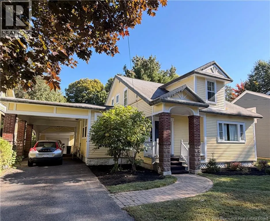 320 University Avenue