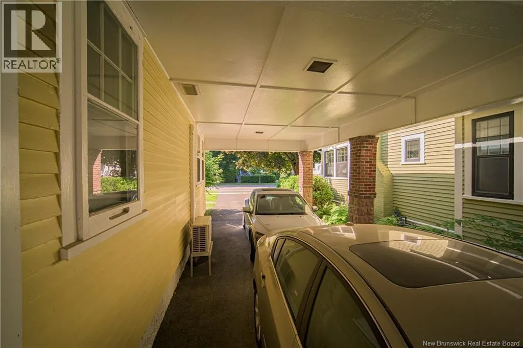 320 University Avenue